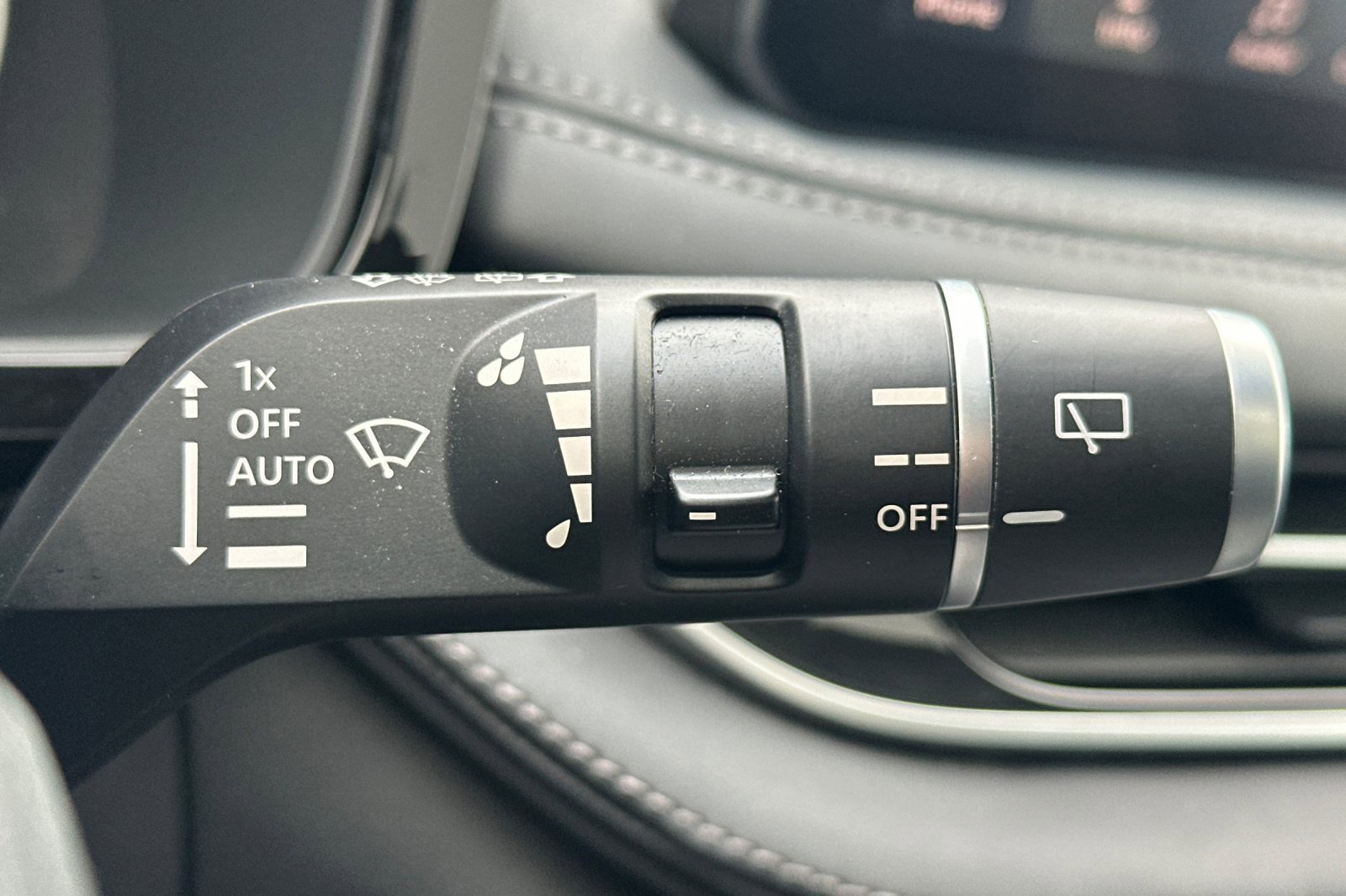 Certified 2025 INFINITI QX60 Pure image 42