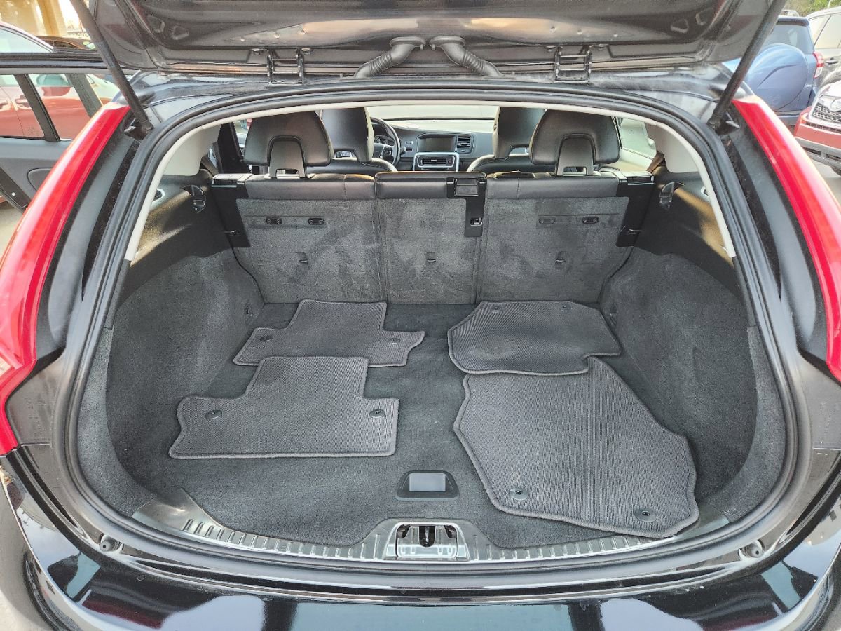 Used 2015 Volvo V60 T5 Premier image 12