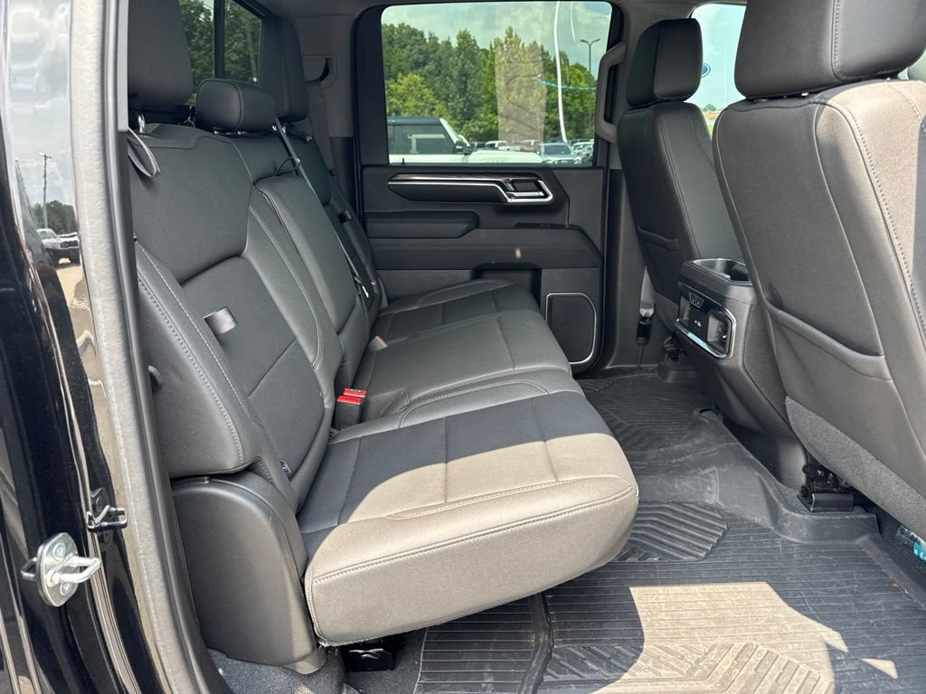 Used 2024 Chevrolet Silverado 2500 LTZ w/ LTZ Convenience Package AWD/4WD image 18
