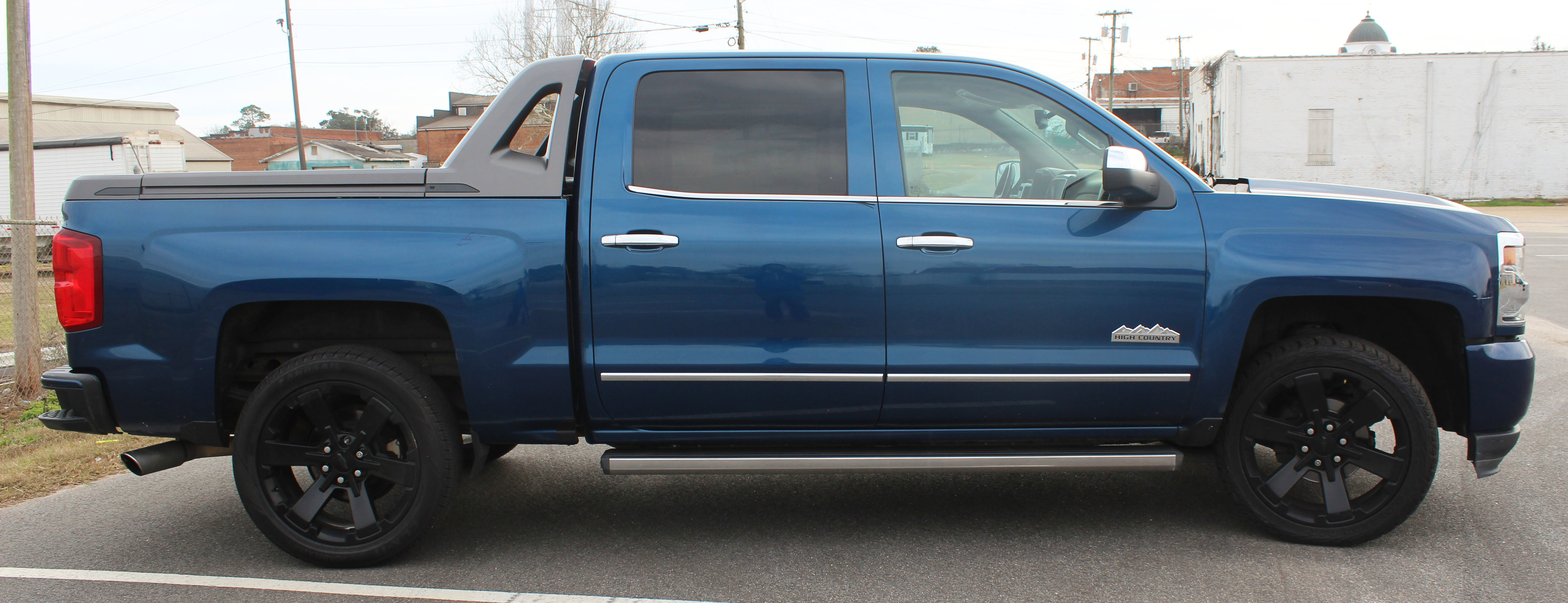 Used 2017 Chevrolet Silverado 1500 High Country w/ High Desert Package image 7