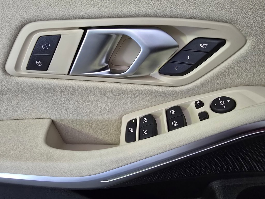 New 2025 BMW 330i xDrive Sedan w/ Premium Package image 9