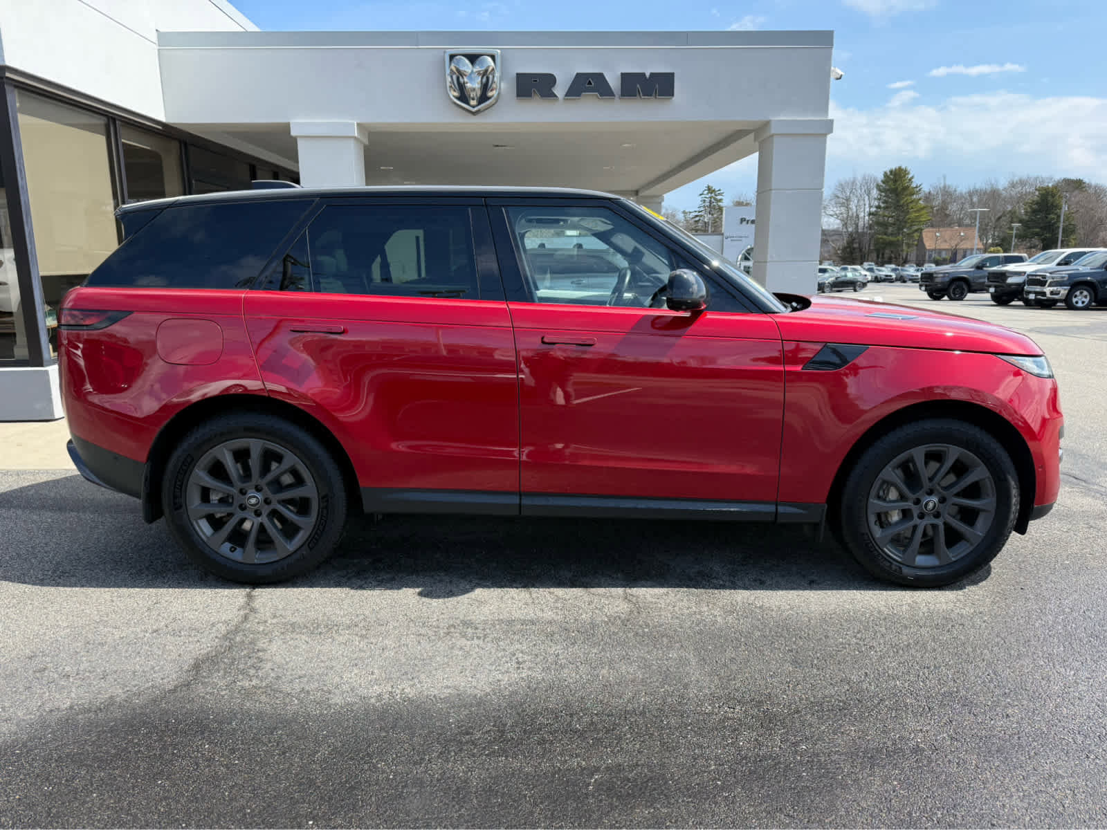 Used 2023 Land Rover Range Rover Sport SE image 11