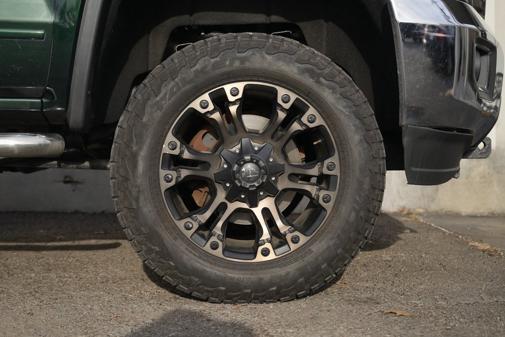 Used 2015 GMC Sierra 2500 SLE w/ SLE Preferred Package image 12