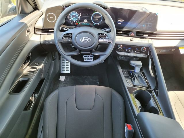 Certified 2025 Hyundai Elantra SEL image 7