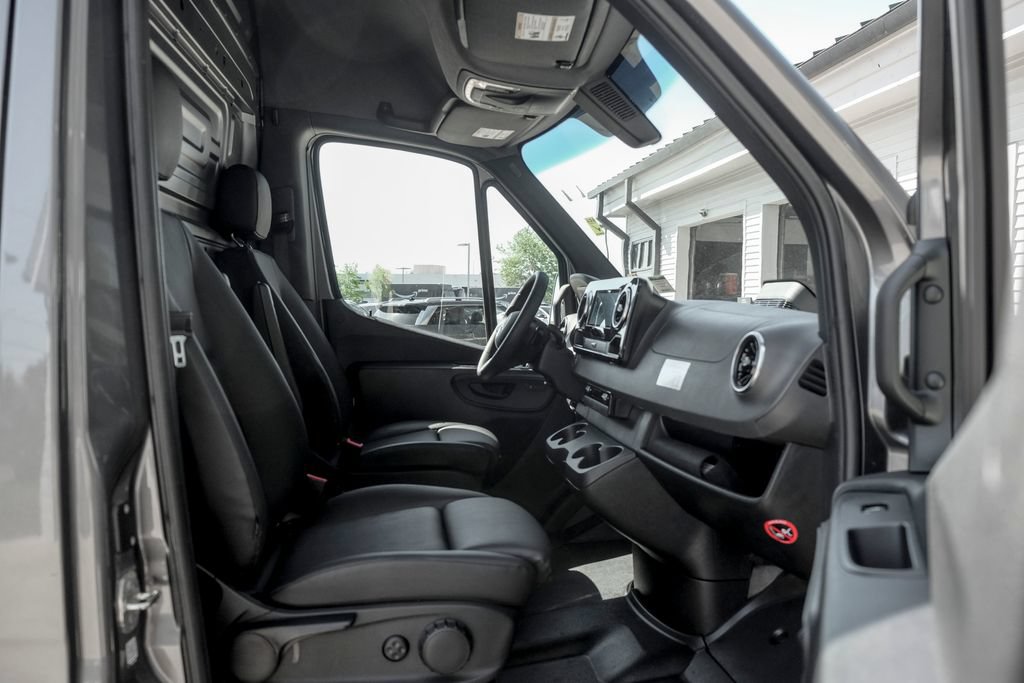 Used 2025 Mercedes-Benz Sprinter 3500 image 19