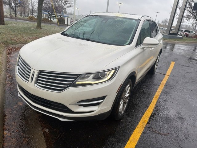 Used 2017 Lincoln MKC Select w/ Lincoln MKC Climate Package image 2