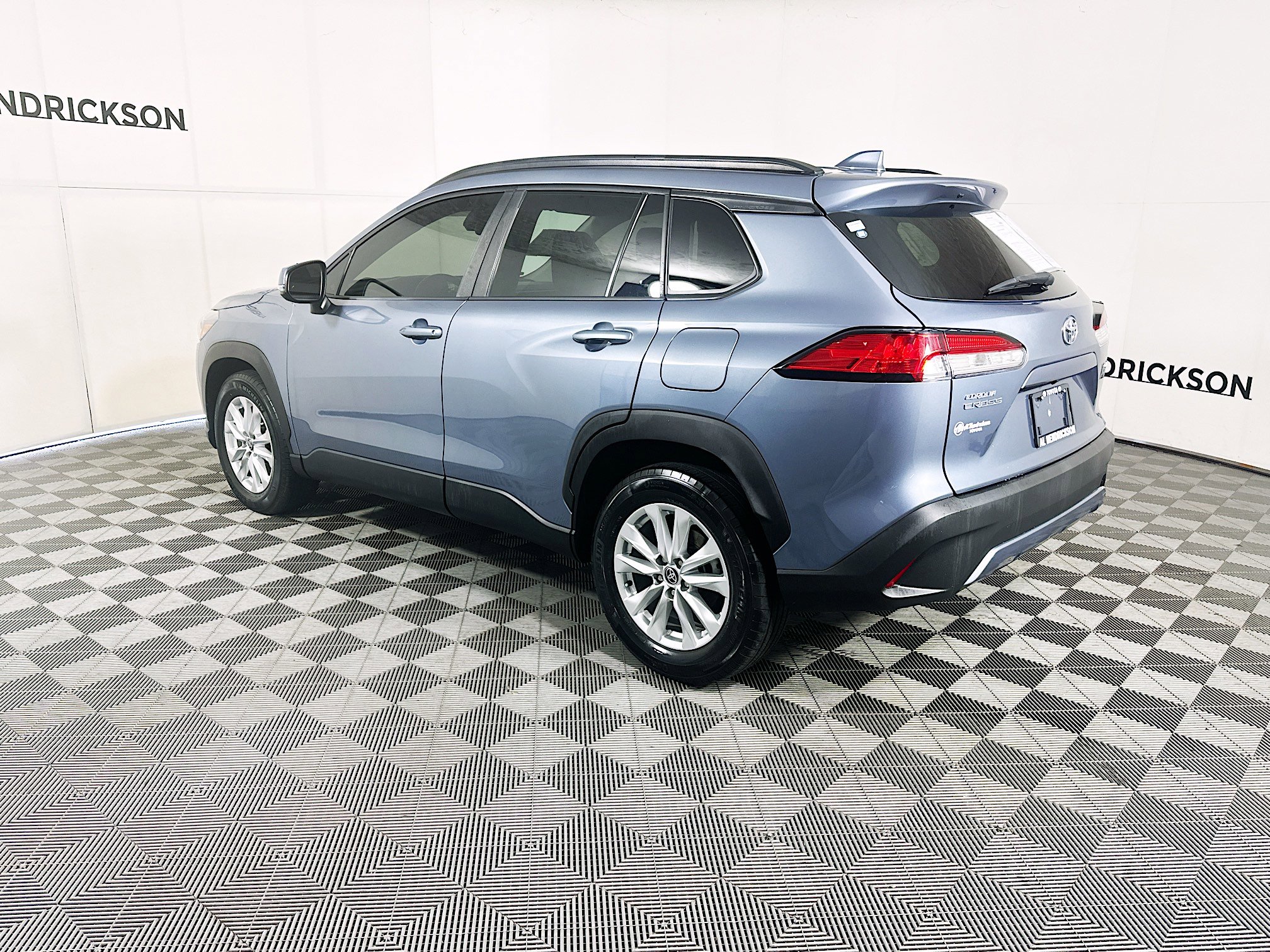 Used 2023 Toyota Corolla Cross LE image 5