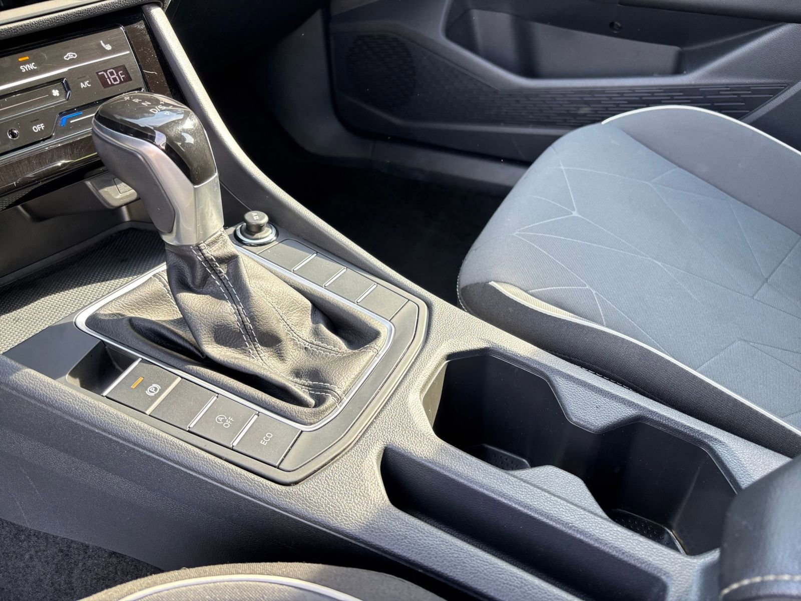 Used 2025 Volkswagen Jetta Sport FWD image 42