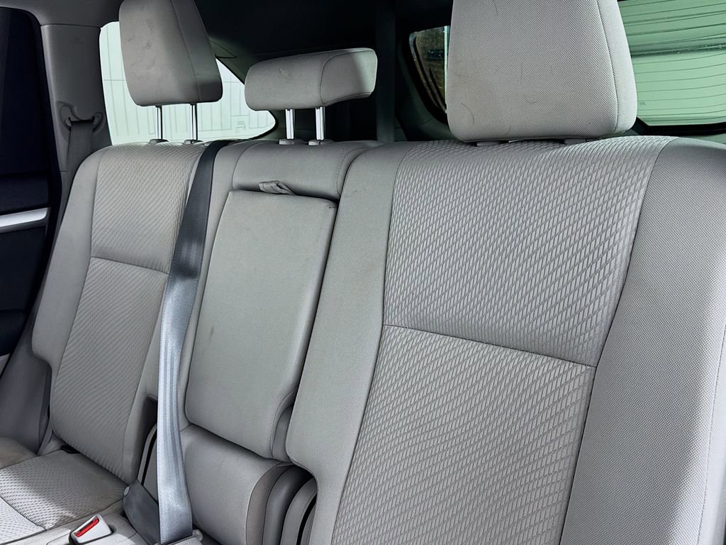 Used 2017 Toyota Highlander LE image 11