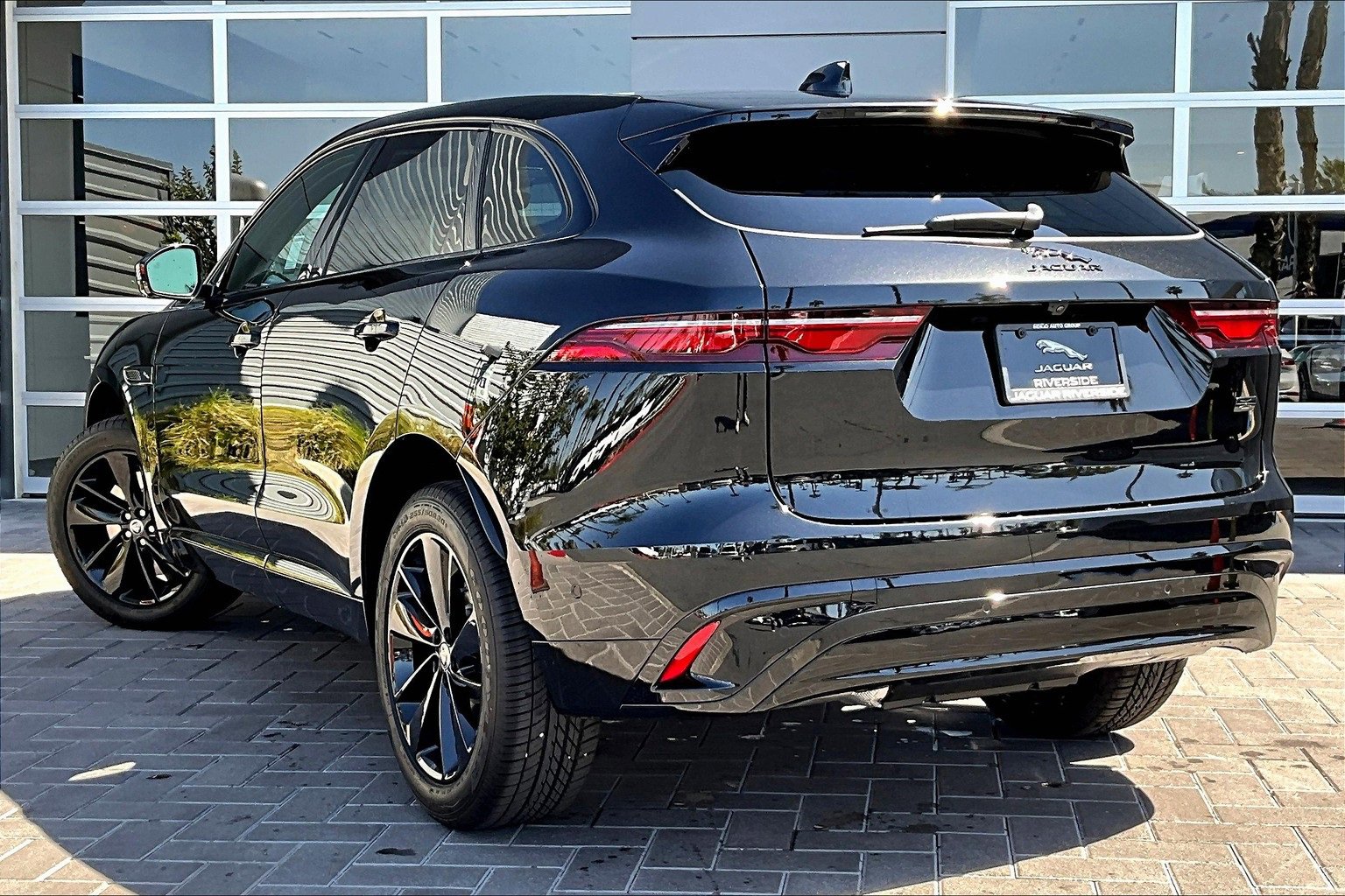 New 2026 Jaguar F-PACE R-Dynamic S image 3
