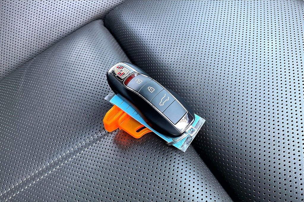 Used 2021 Porsche Macan image 11