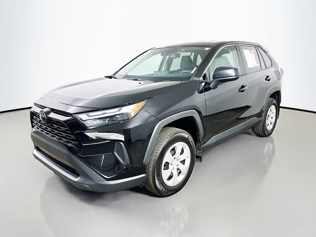 Used 2024 Toyota RAV4 LE FWD image 3