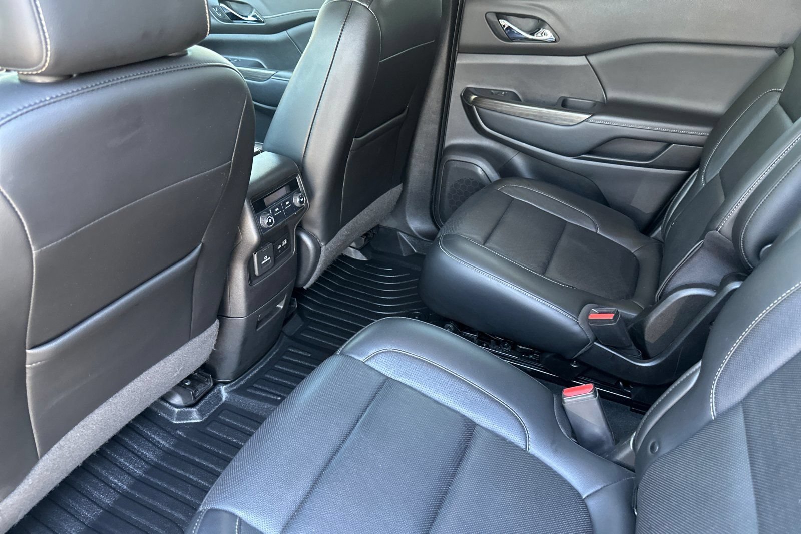 Certified 2020 GMC Acadia SLT AWD/4WD image 13