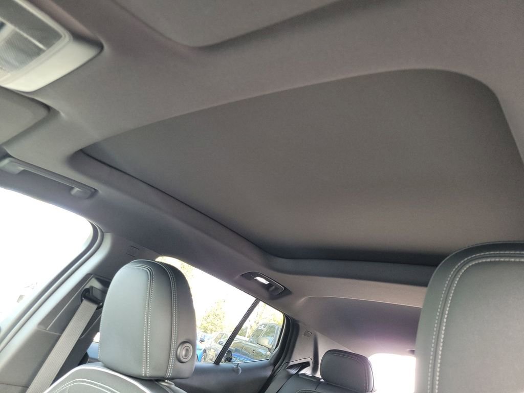 New 2026 Chevrolet Equinox EV LT image 18