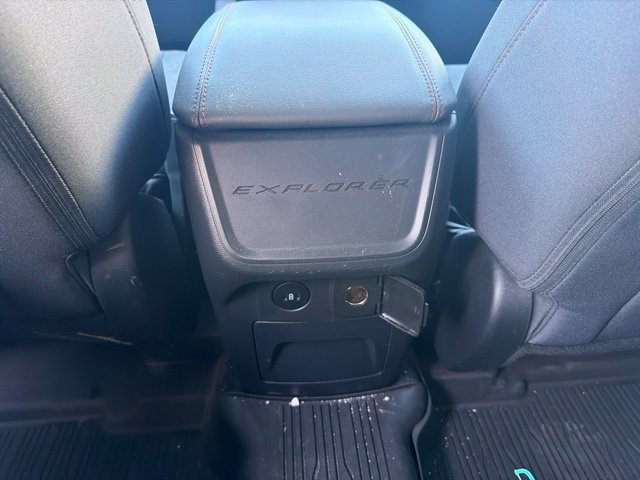 Used 2025 Ford Explorer Active AWD/4WD image 17