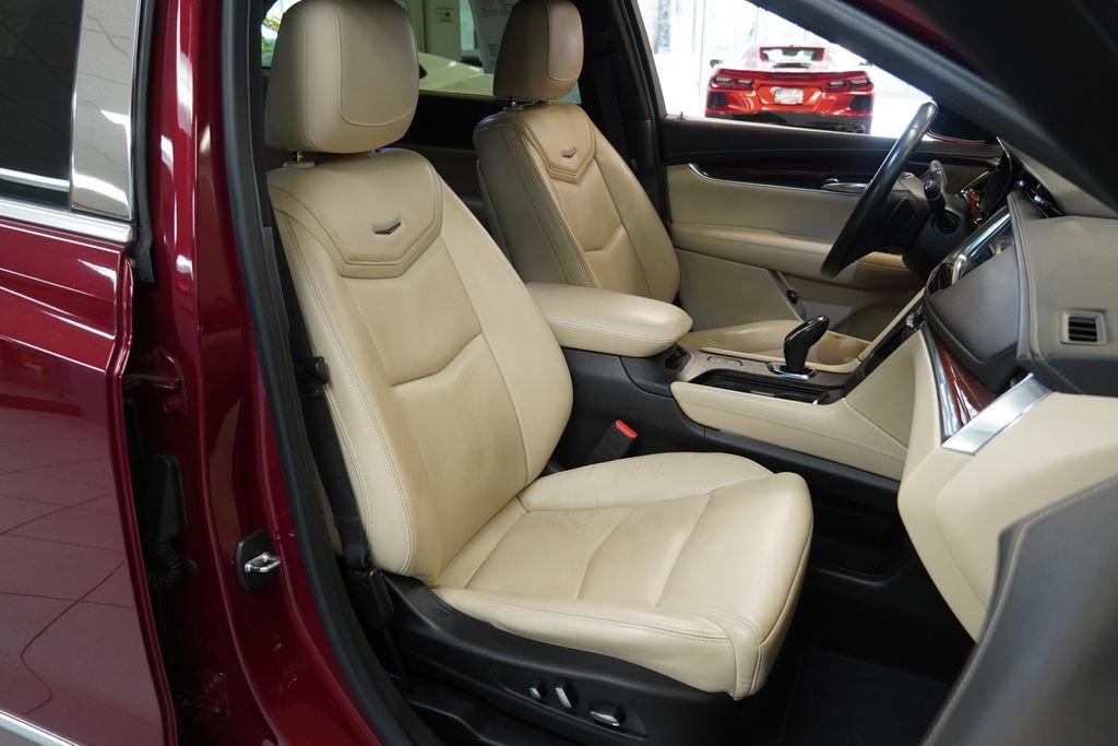 Used 2017 Cadillac XT5 Premium Luxury w/ Advanced Security Package FWD image 25