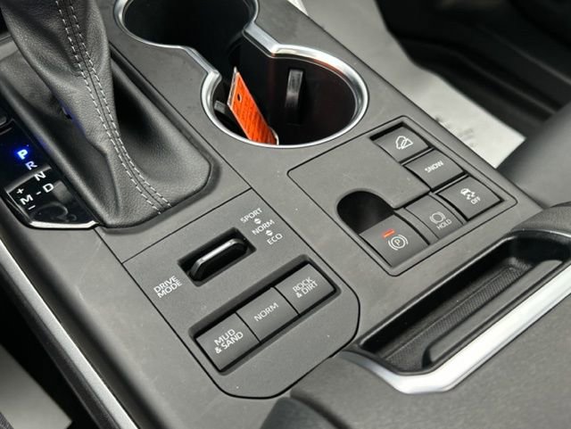 Used 2023 Toyota Highlander XLE image 47