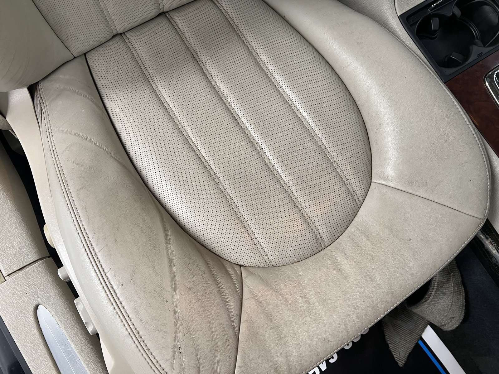 Used 2006 Buick Lucerne CXS w/ Driver Confidence Package FWD image 37
