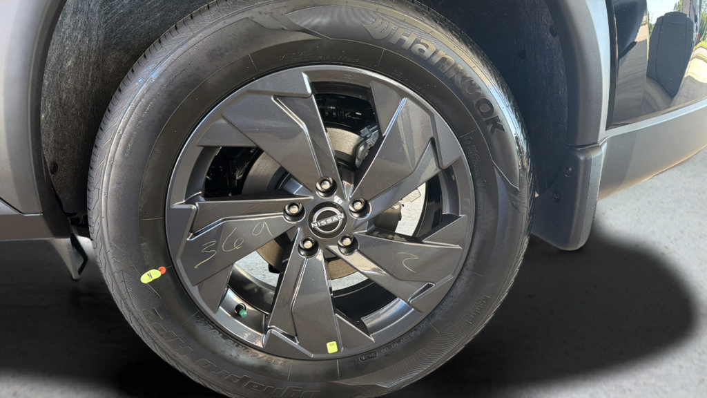 New 2026 Nissan Rogue SV AWD/4WD image 15