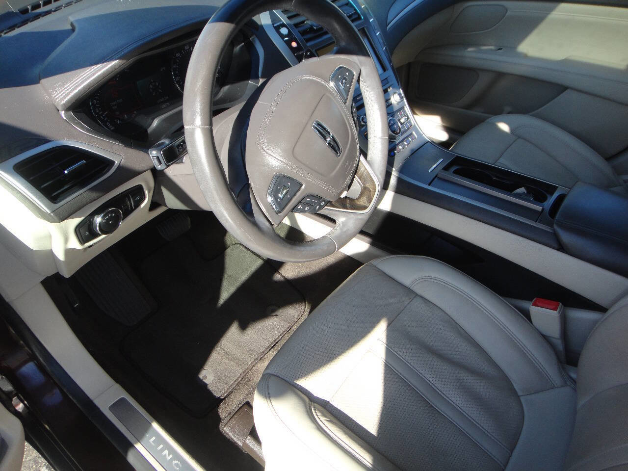 Used 2019 Lincoln MKZ Reserve image 7