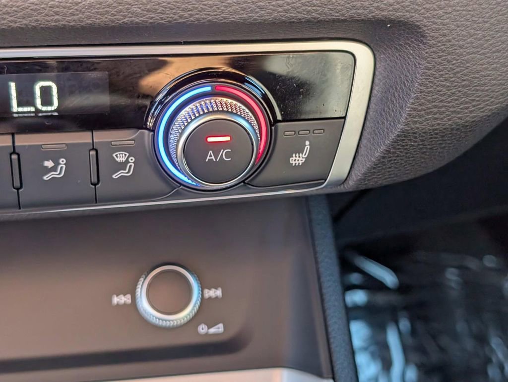 Used 2022 Audi Q3 2.0T Premium image 32