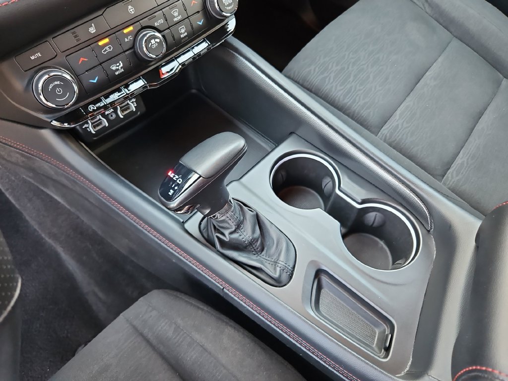 Used 2025 Dodge Durango GT RWD image 21