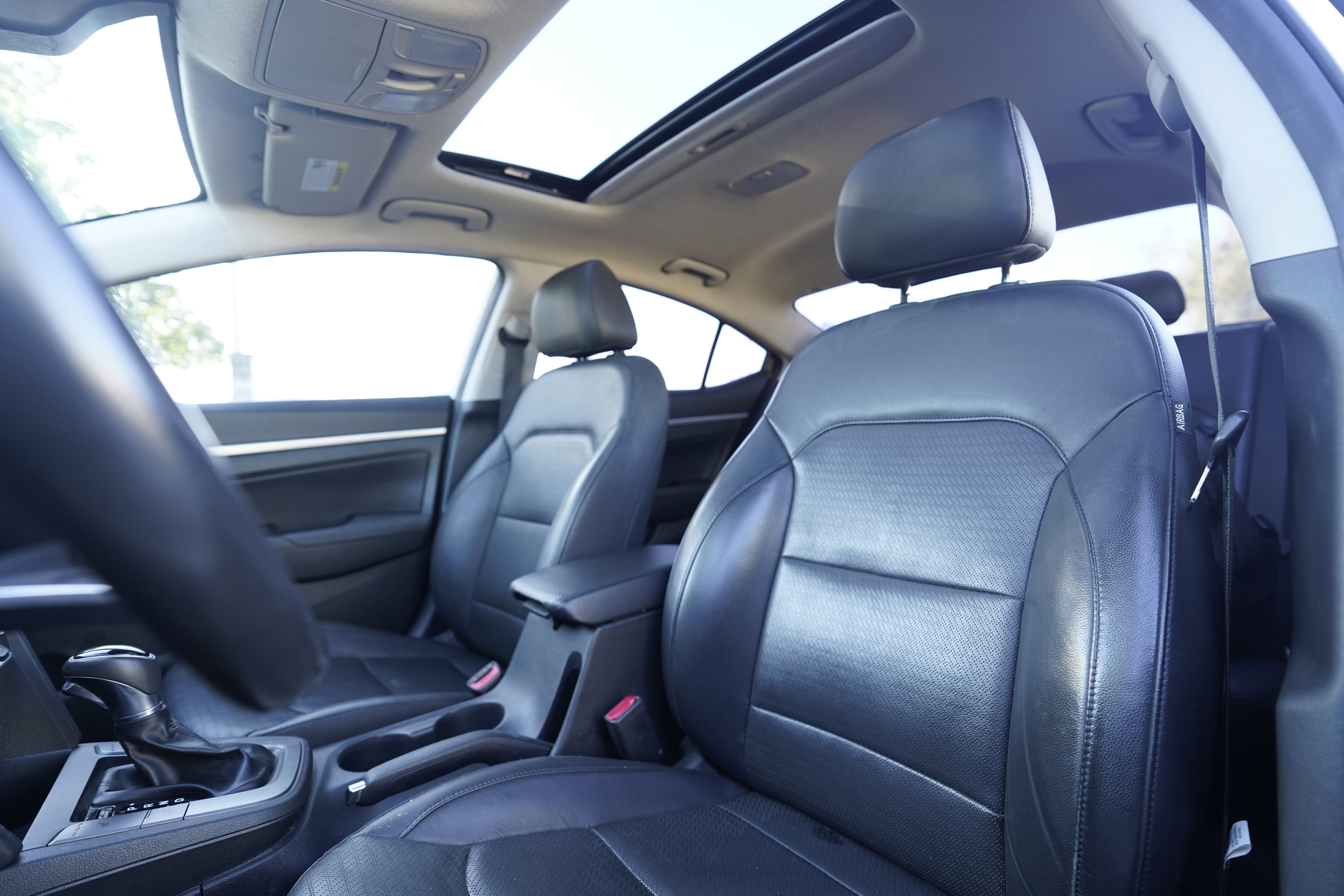 Used 2020 Hyundai Elantra Limited w/ Ultimate Package 03 FWD image 8