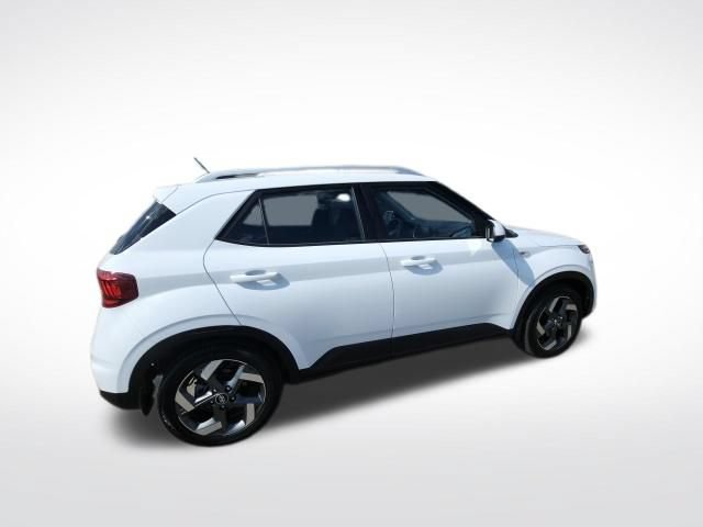 Used 2023 Hyundai Venue SEL FWD image 10