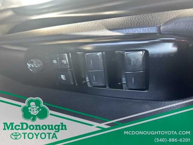 Used 2025 Toyota Camry SE FWD image 17
