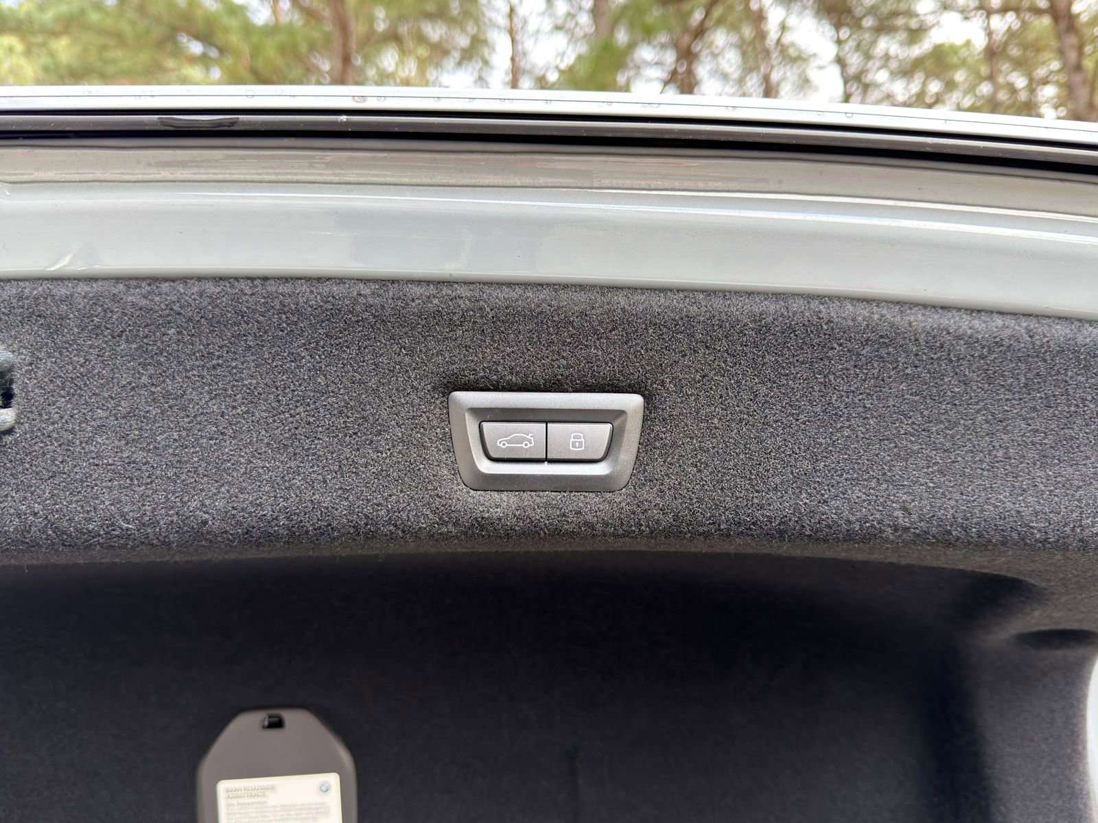 Certified 2024 BMW 760i xDrive w/ Executive Package image 18