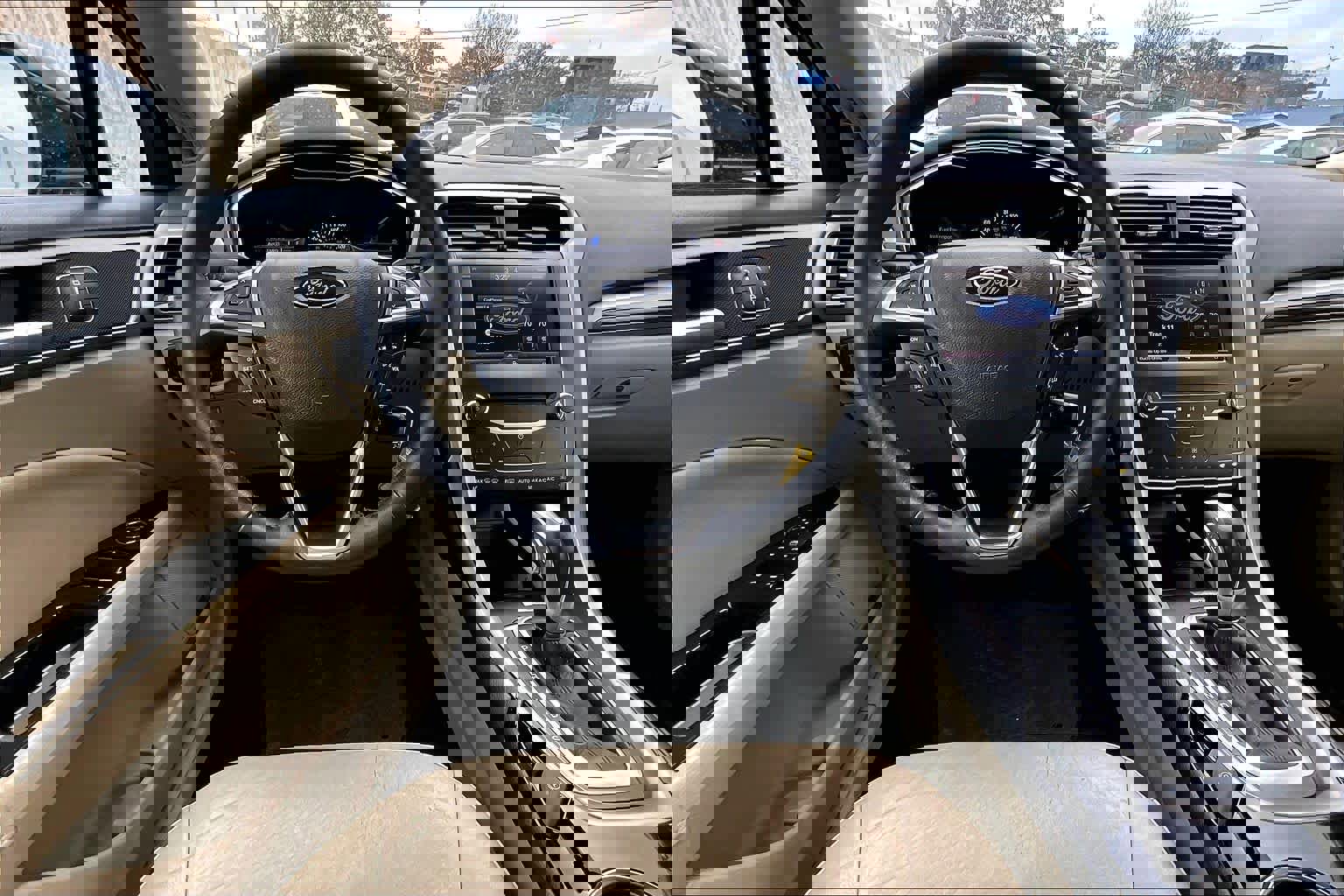 Used 2014 Ford Fusion SE w/ Equipment Group 202A image 5