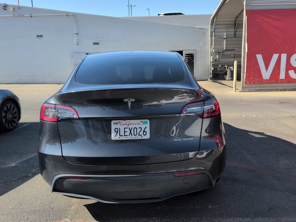 Used 2024 Tesla Model Y Long Range AWD/4WD image 6