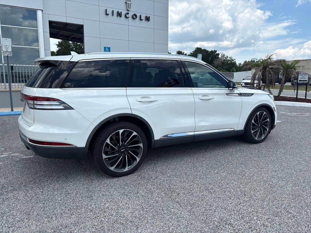 Certified 2020 Lincoln Aviator Reserve w/ Equipment Group 202A AWD/4WD image 3