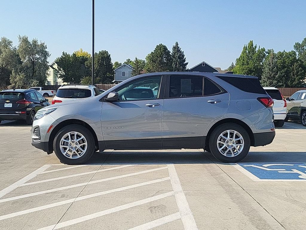 Used 2023 Chevrolet Equinox LS w/ LS Convenience Package AWD/4WD image 5