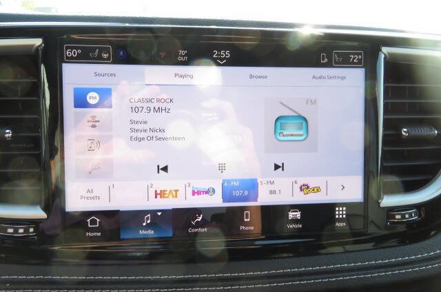 New 2026 Chrysler Pacifica Select image 23