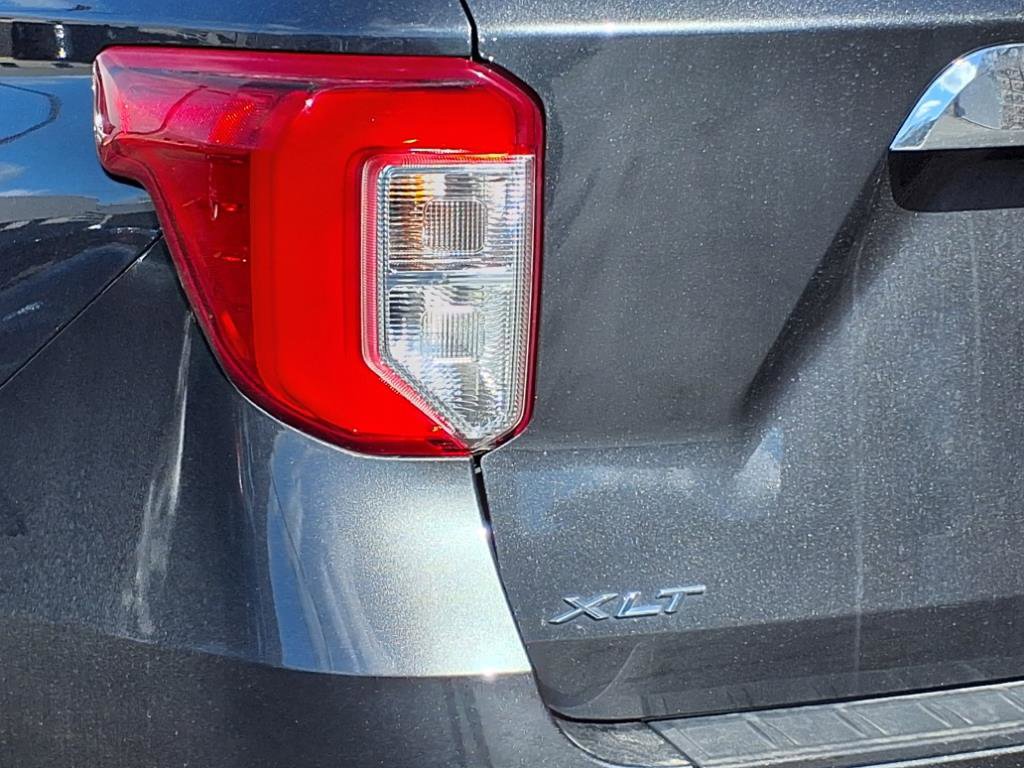 Used 2020 Ford Explorer XLT w/ Equipment Group 202A image 27
