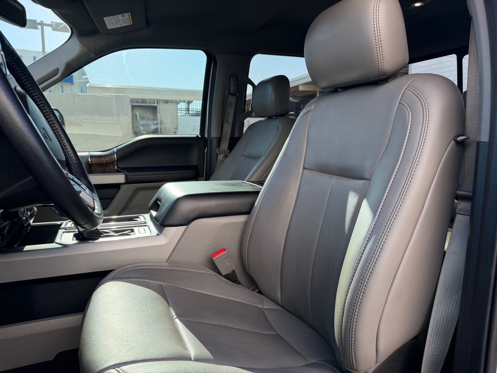 Used 2019 Ford F150 Lariat w/ Equipment Group 502A Luxury AWD/4WD image 14