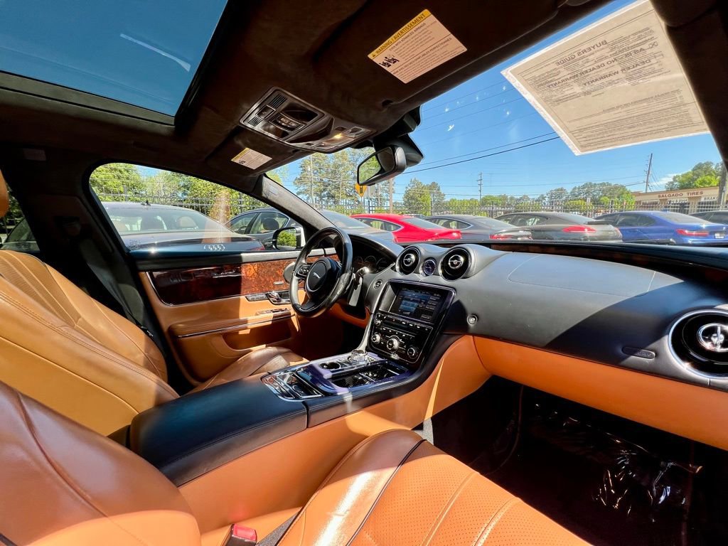 Used 2013 Jaguar XJ AWD image 31