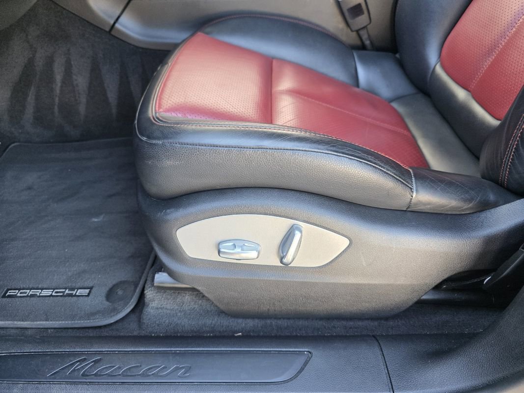 Used 2018 Porsche Macan image 21