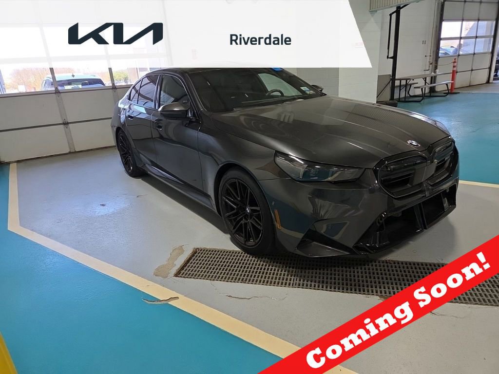 Used 2026 BMW M5 w/ Carbon Package AWD/4WD image 1