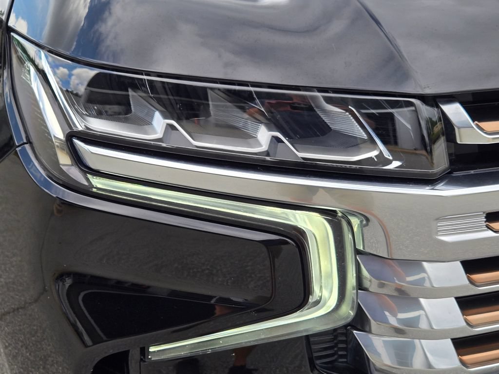 Used 2023 Chevrolet Tahoe High Country RWD image 4