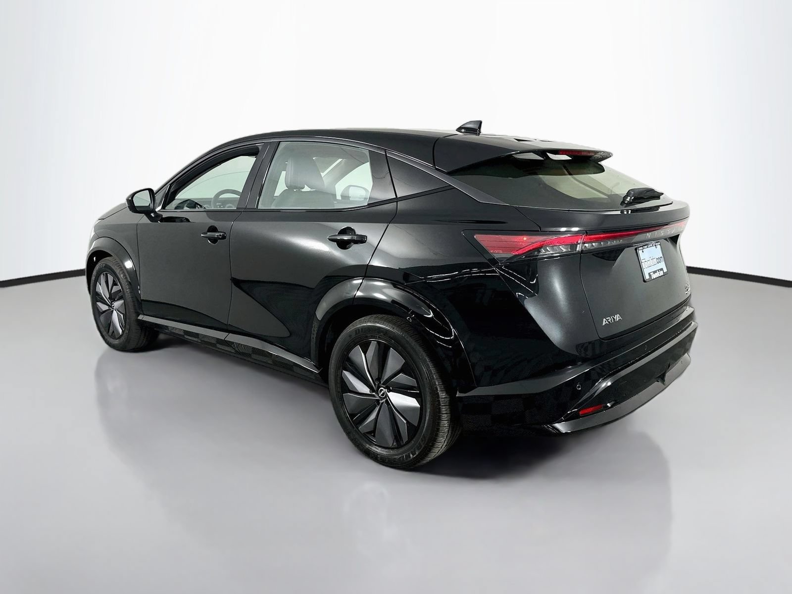 Used 2024 Nissan Ariya AWD image 5