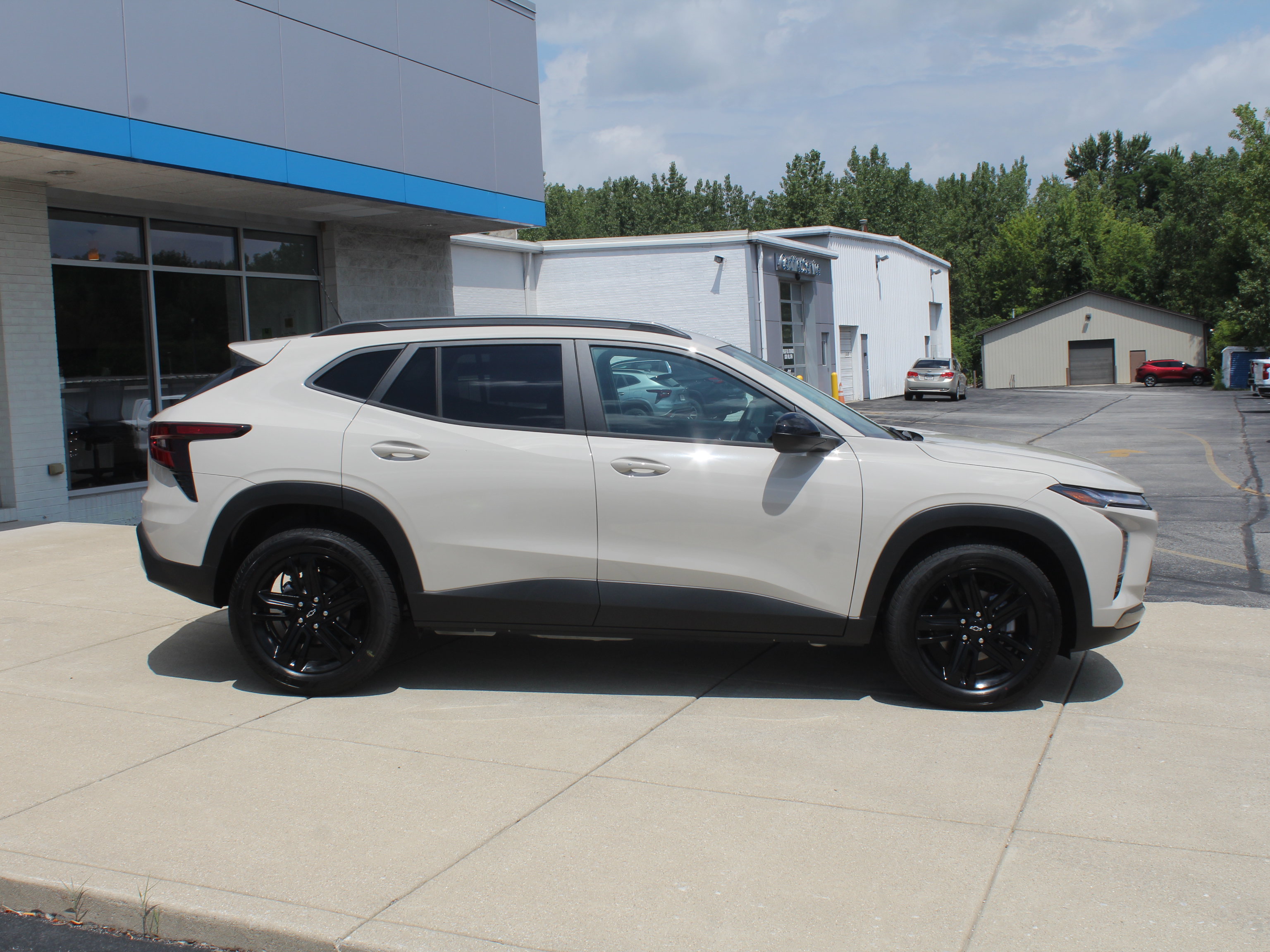 New 2026 Chevrolet Trax ACTIV w/ Driver Confidence Package FWD image 3