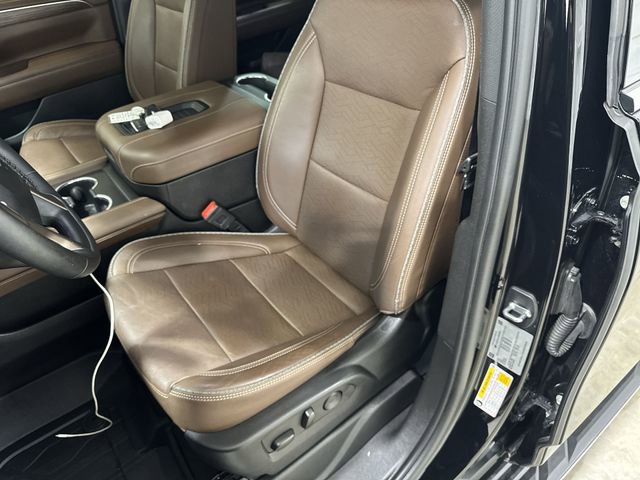 Used 2023 Chevrolet Tahoe High Country AWD/4WD image 19