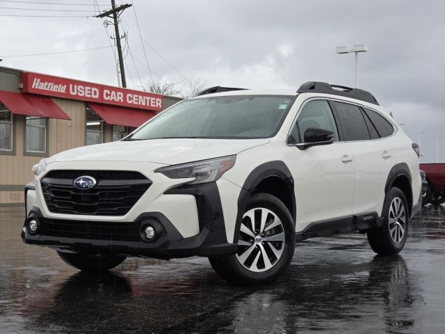 Used 2024 Subaru Outback Premium image 2