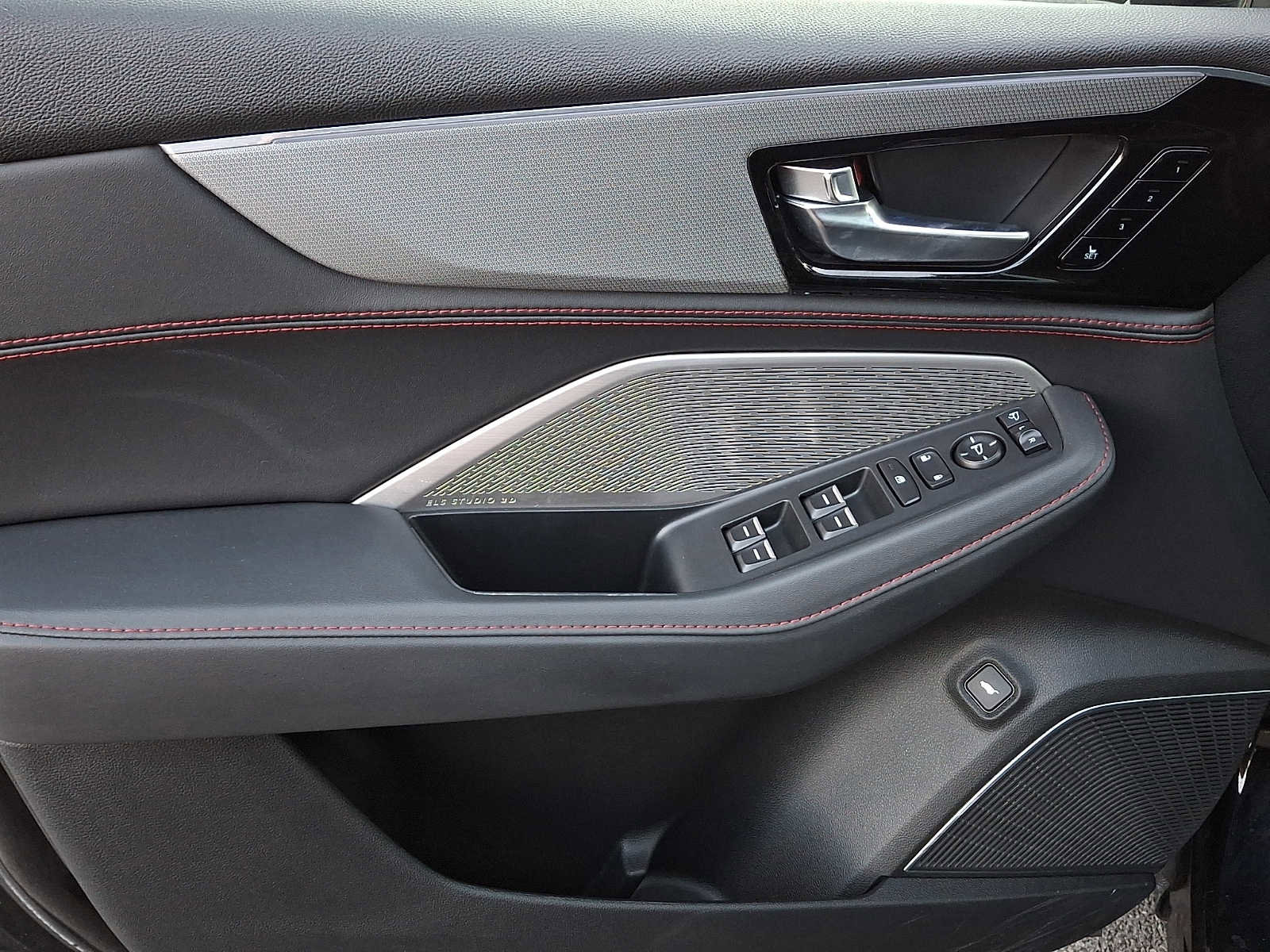 Used 2023 Acura MDX A-Spec image 12