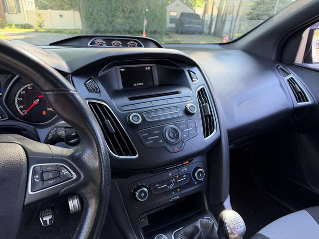 Used 2015 Ford Focus ST FWD image 25