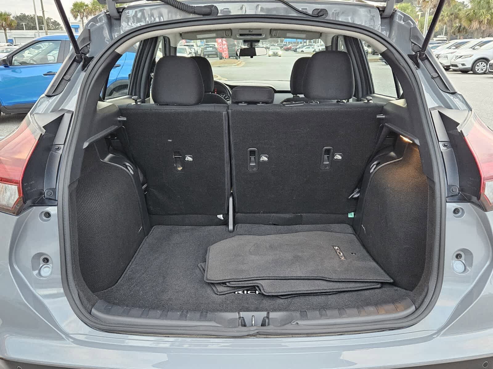 Used 2024 Nissan Kicks SR FWD image 6
