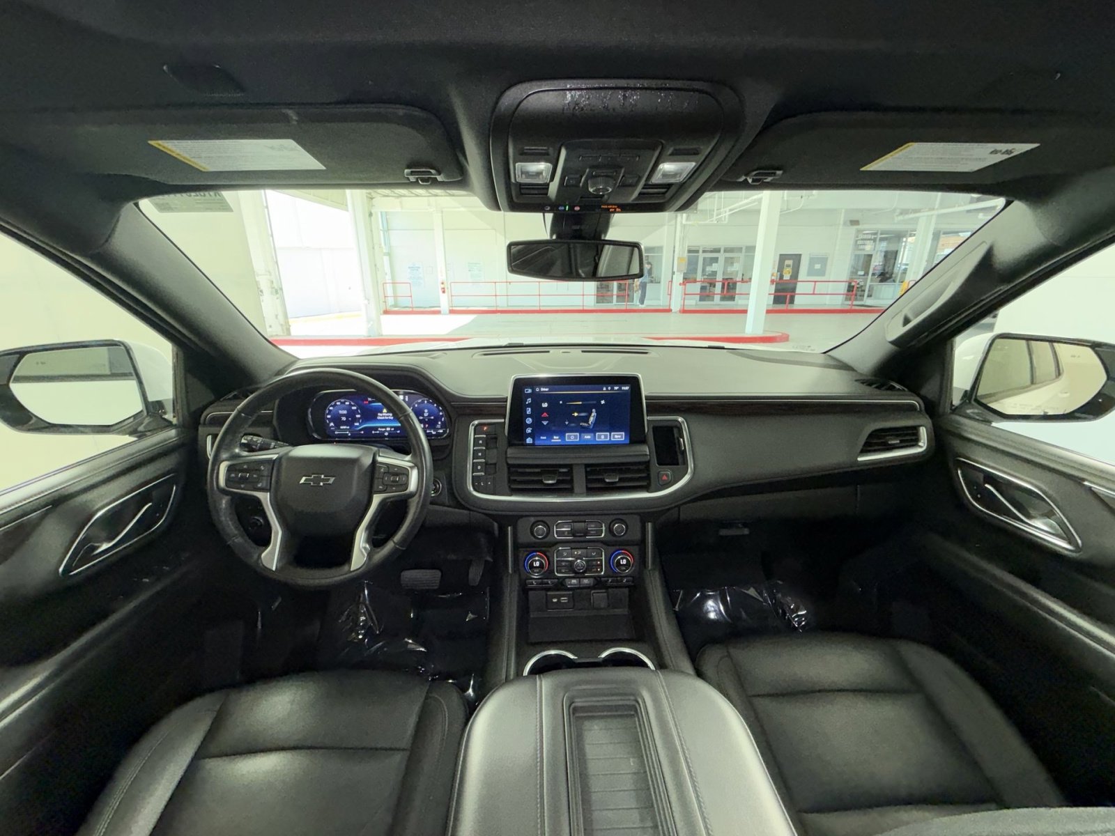 Used 2022 Chevrolet Tahoe Z71 w/ Luxury Package image 23