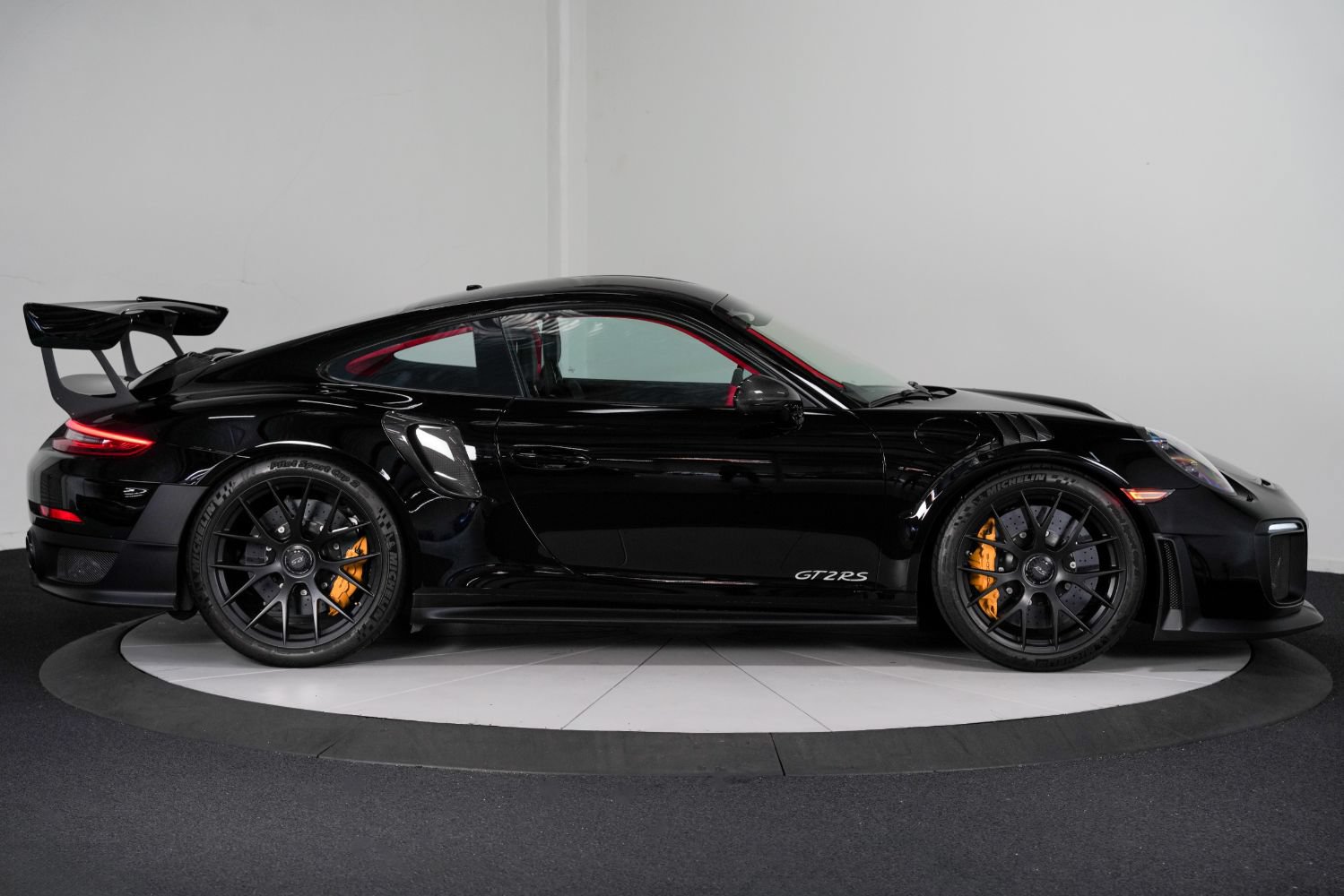 Used 2019 Porsche 911 GT2 RS RWD image 10